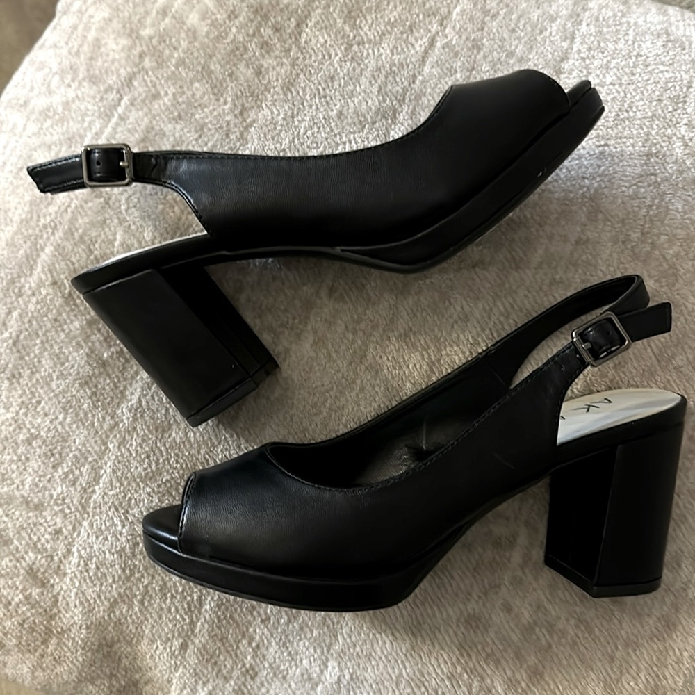 NWT Anne Kline Slingback